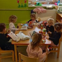 Mikuláš, anděl a čert ve školce