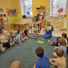 Čtení s paní knihovnicí